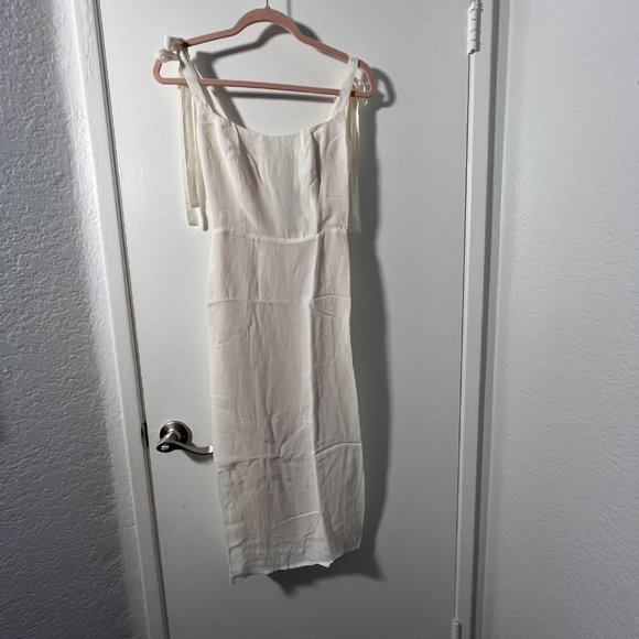 Reformation Bess Dress in Ivory - Picture 6 of 16